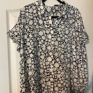 Floral Blouse with Ruffled Sleeves